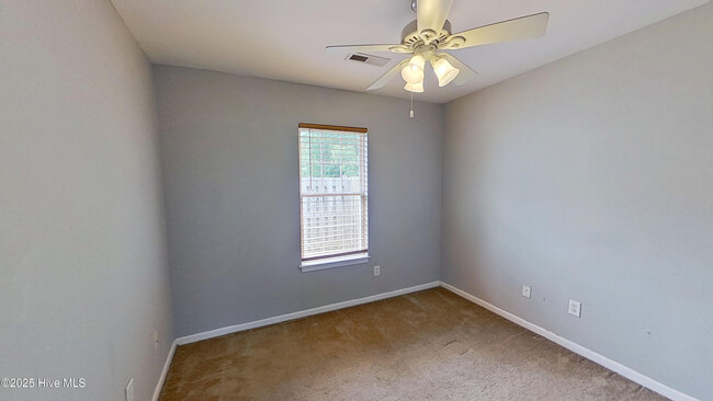 Building Photo - 4156 Sunglow Dr