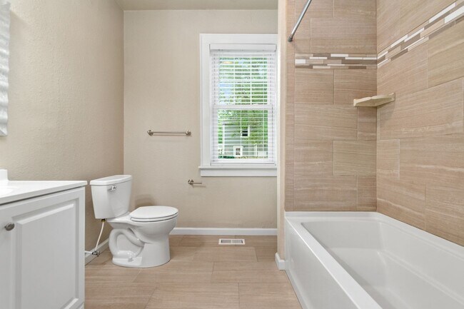 Building Photo - Single Family Norfolk Home