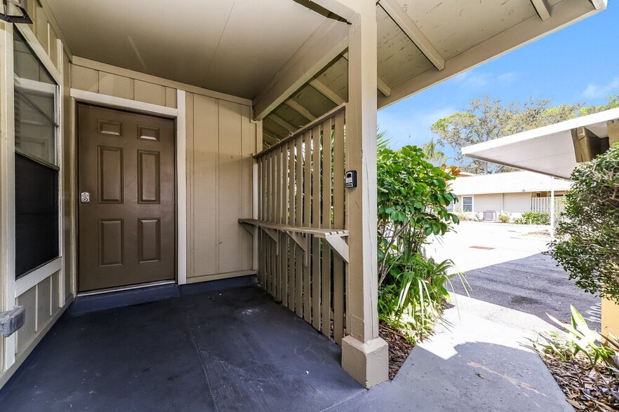 Building Photo - 6906 El Centro Ct