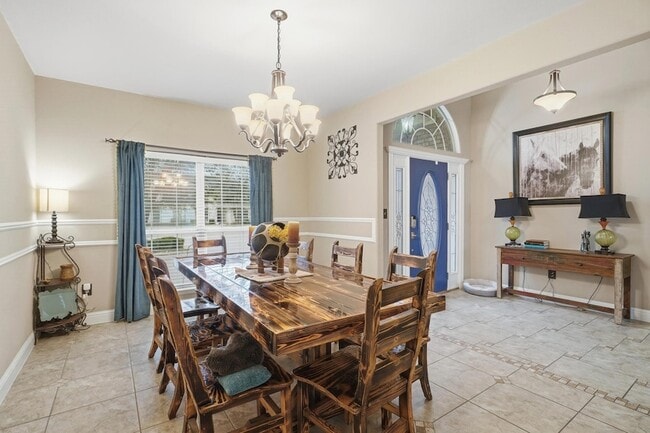 Building Photo - 4610 Sierra Sunset