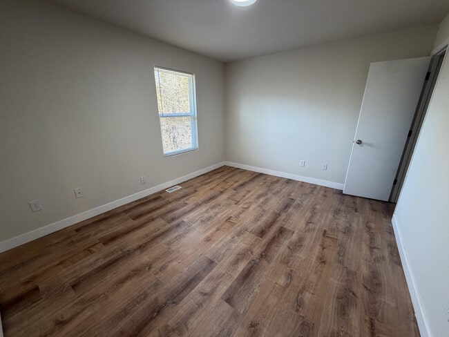 Building Photo - 1703 Hanover Blvd