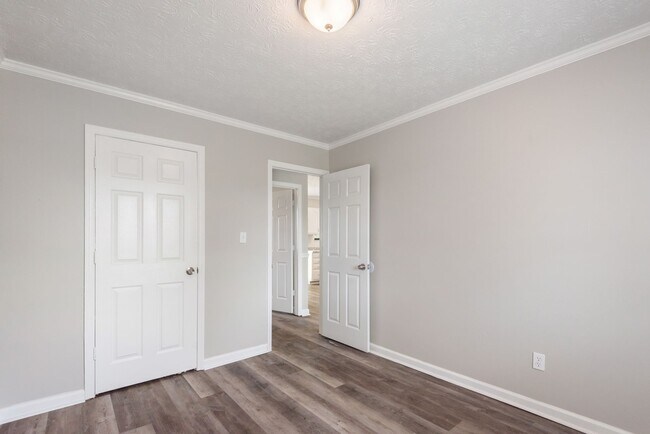 Building Photo - 2832 Vicksburg Ln