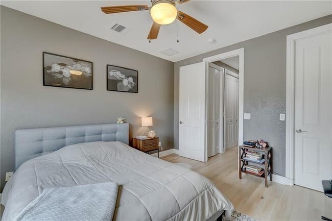 Building Photo - 1109 NE 16th Ave