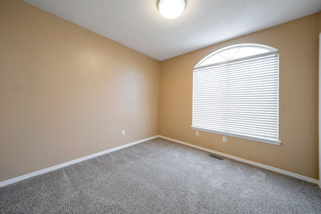 Building Photo - 5763 Ophelia Ln