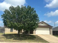 Building Photo - 2703 Curtis Dr