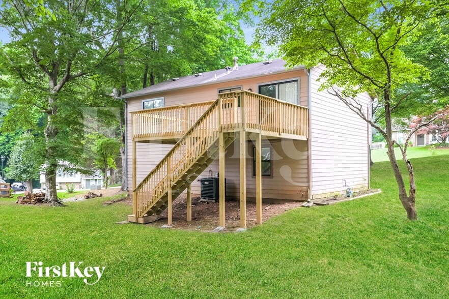 Building Photo - 652 Sunfield Dr NW