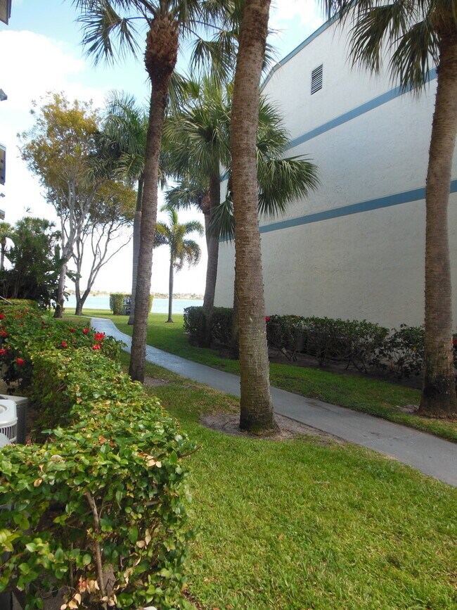 Building Photo - ONE BEDROOM ONE BATHROOM! WATERFRONT COMMUNITY!