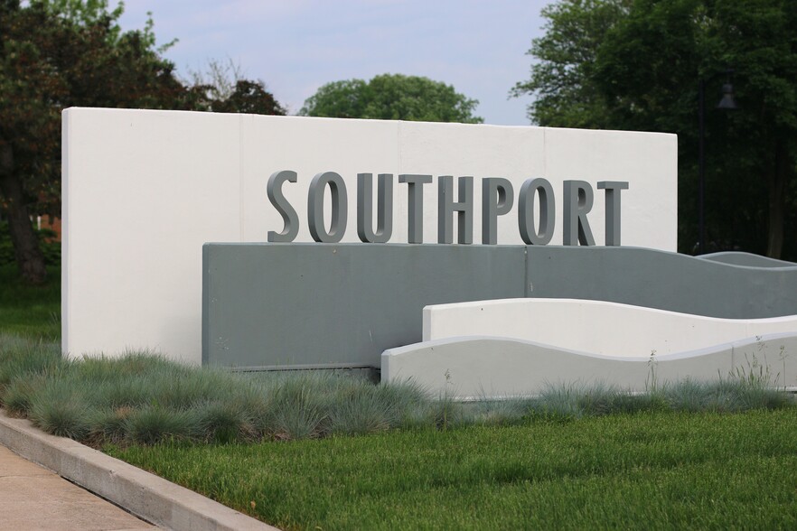 Primary Photo - Southport Apartments