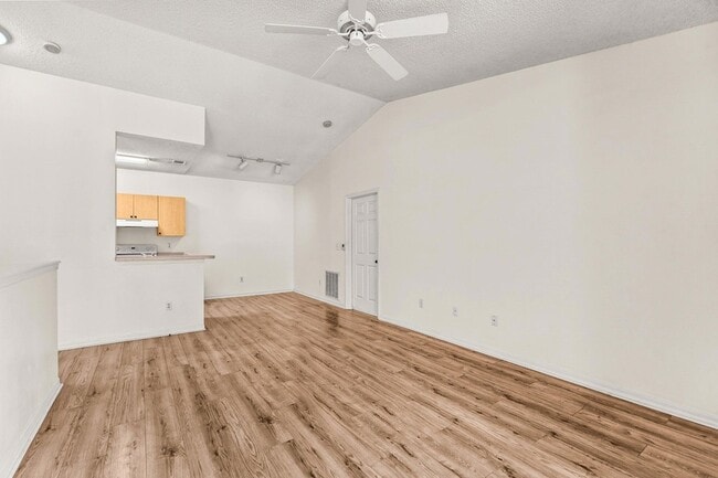 Building Photo - 10336 Fox Trail Rd S