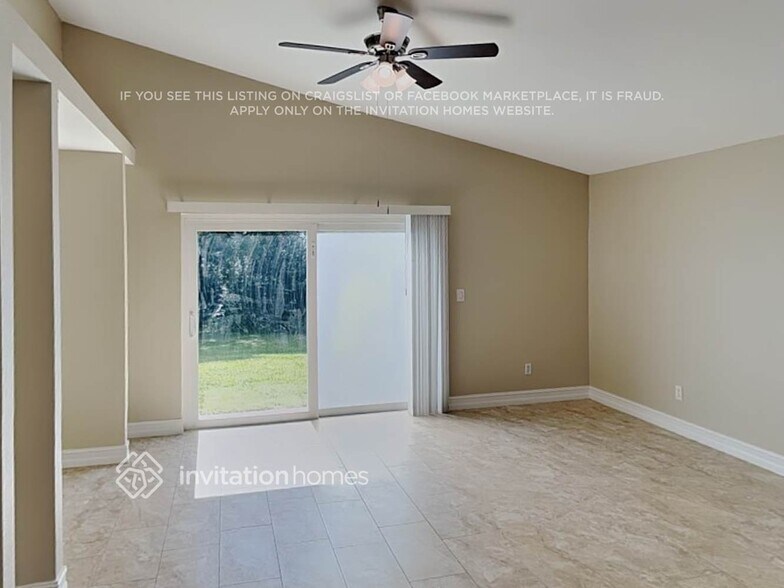 Building Photo - 2004 Locust Berry Dr