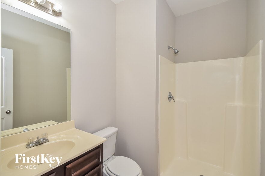 Building Photo - 6709 Oak Hill Pl