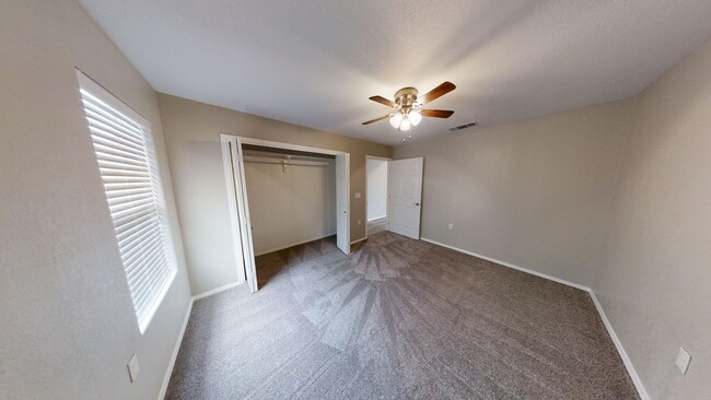 Building Photo - Oakwood Manor