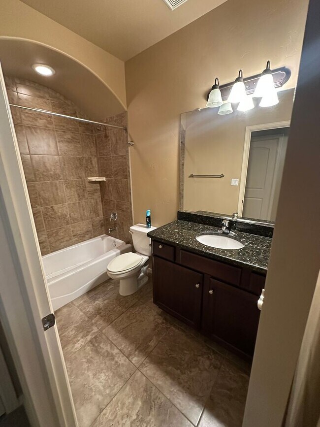Building Photo - 4747 Zeno Pl