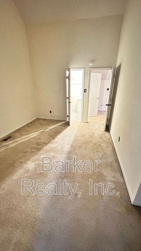 Building Photo - 3401 Whitford Ct