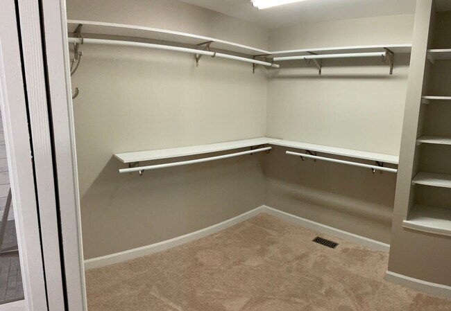 Building Photo - AVAILABLE NOW! 3 Bedroom 2 Bath Home on over 1 Acre in York with Clover Schools