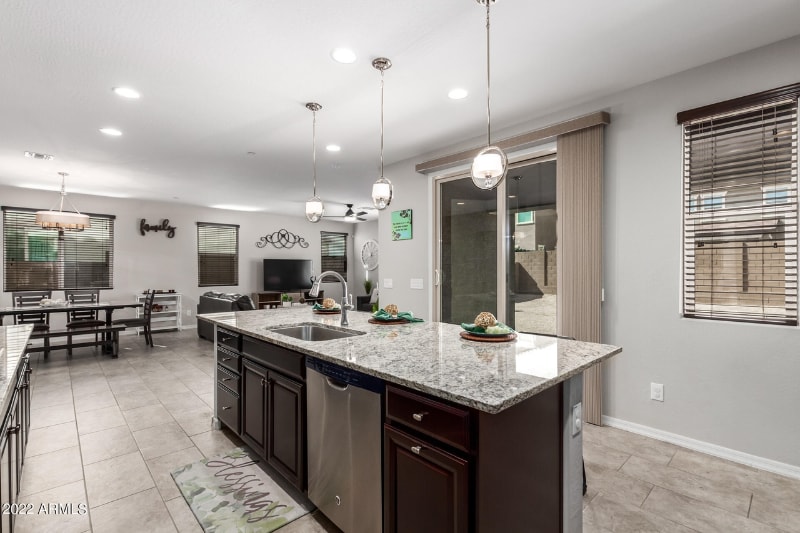 Building Photo - 21188 W Almeria Rd