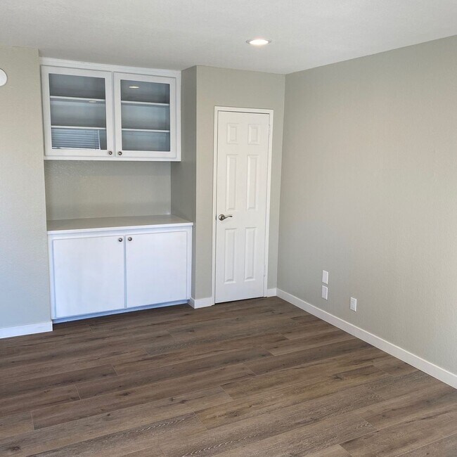 Building Photo - 21375 Bear Valley Rd