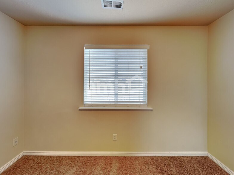 Building Photo - 3501 Bay Ct