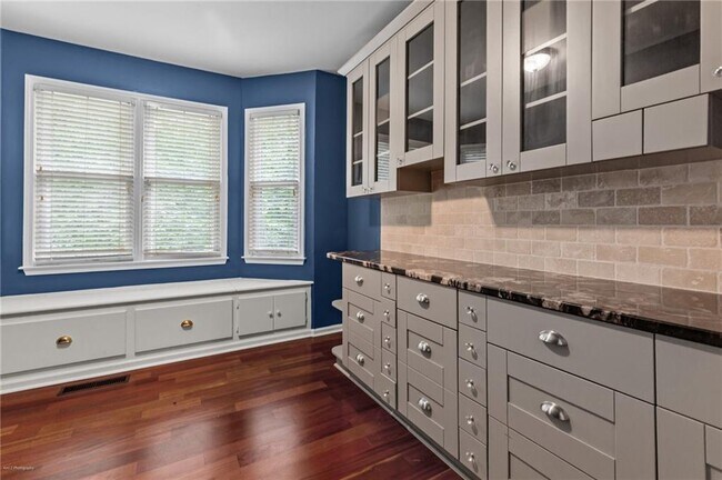 Building Photo - 2990 Hearthstone Dr