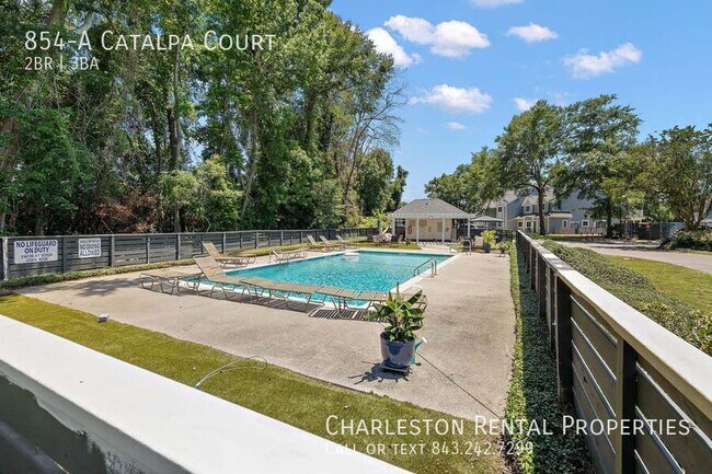 Building Photo - 854-A Catalpa Court-