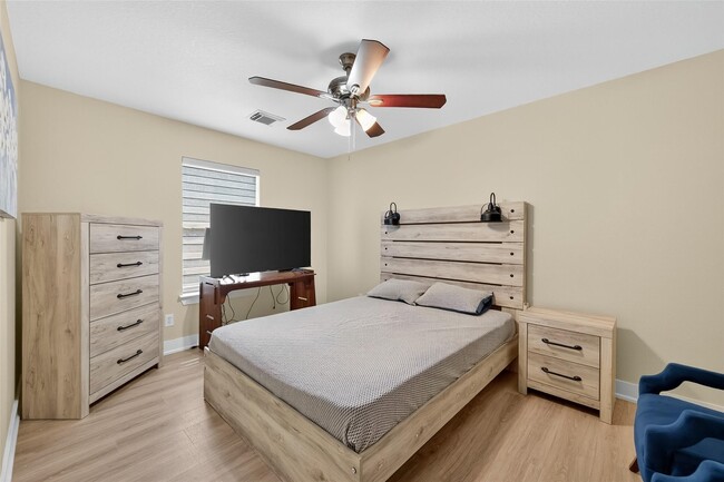 Building Photo - 3718 Garden Green Trail