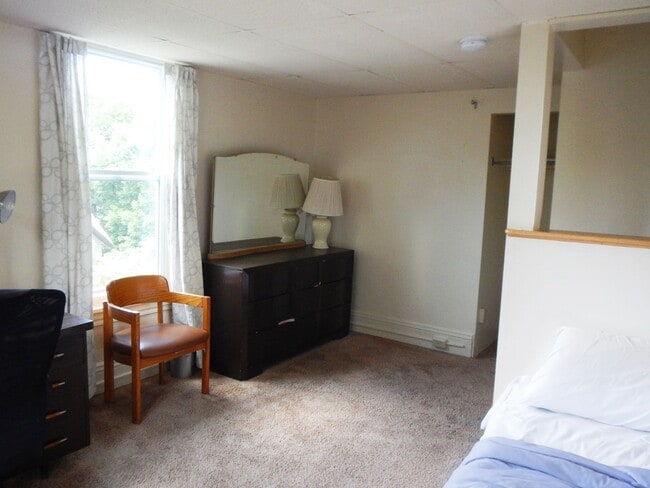 Building Photo - 113 Comstock Pl