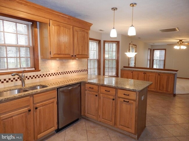 Building Photo - 43974 White Cedar Ln