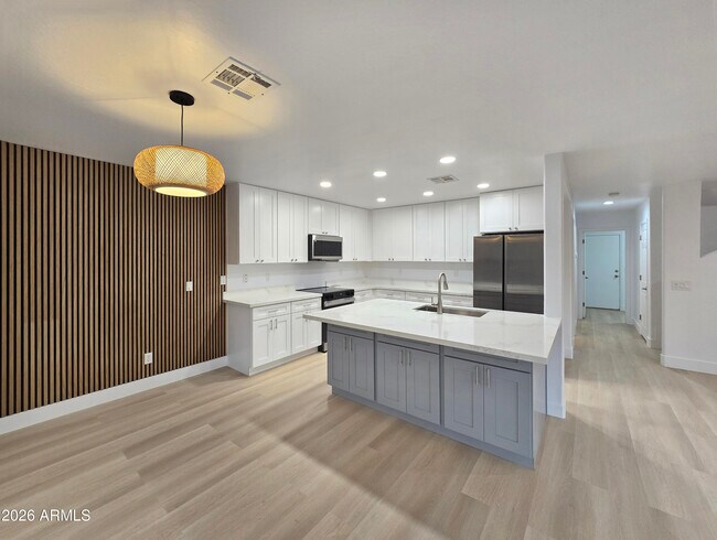 Building Photo - 22276 W Devin Dr