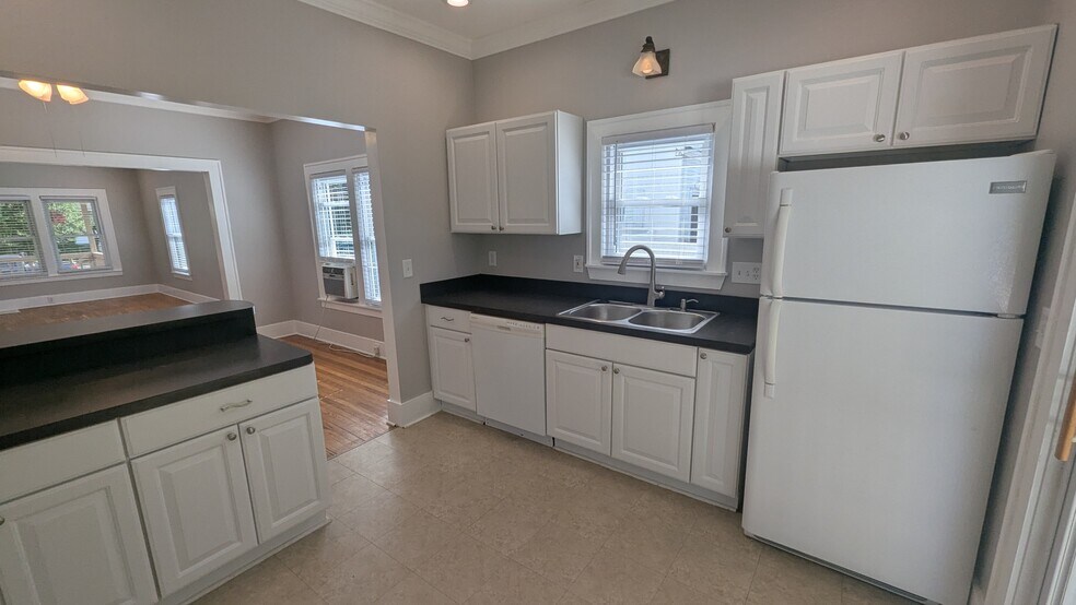 Building Photo - 239 Academy