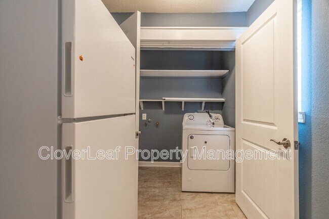 Building Photo - 1361 W Gramercy Pl