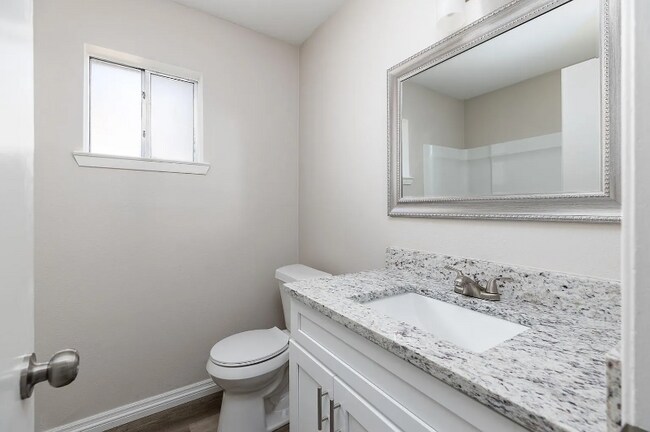 Building Photo - 178 Oakside