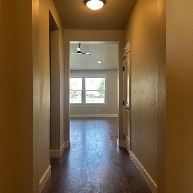 Building Photo - 3440 E Girdner Dr
