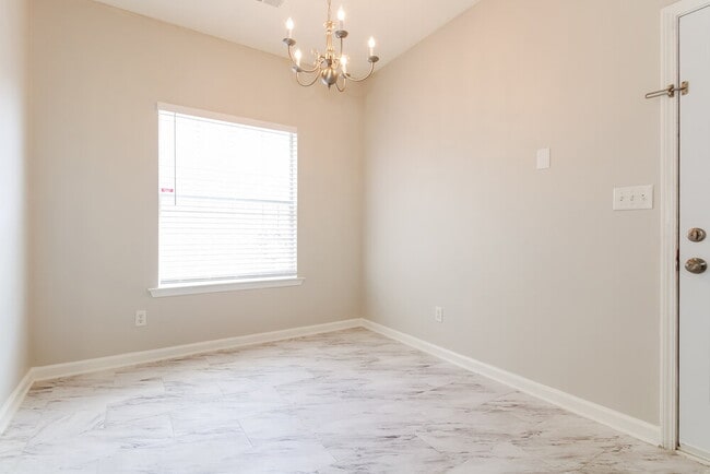 Building Photo - 10181 Sorrento Pl