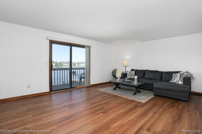Building Photo - 27330 Sandy Hill Ln