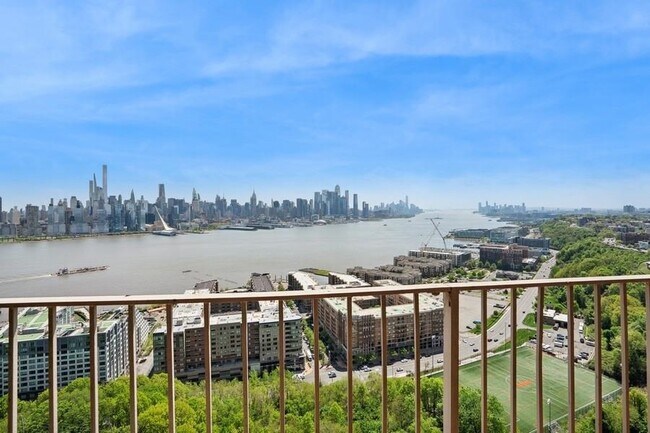 Building Photo - 6040 BLVD E