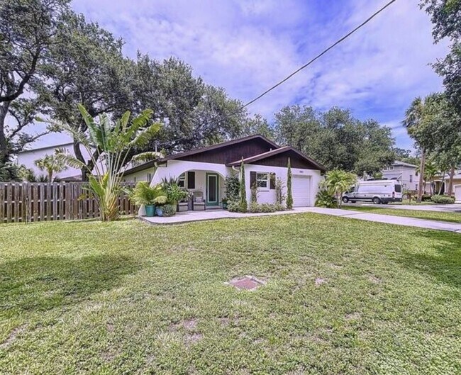 Building Photo - South Tampa RV + Boater’s dream!