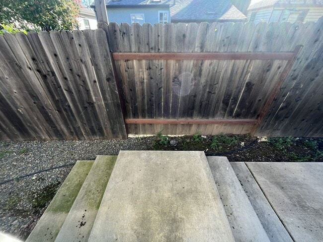 Building Photo - SAC T 2569