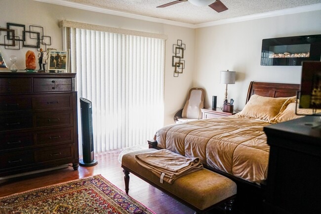 Building Photo - 695-A1A A1A N