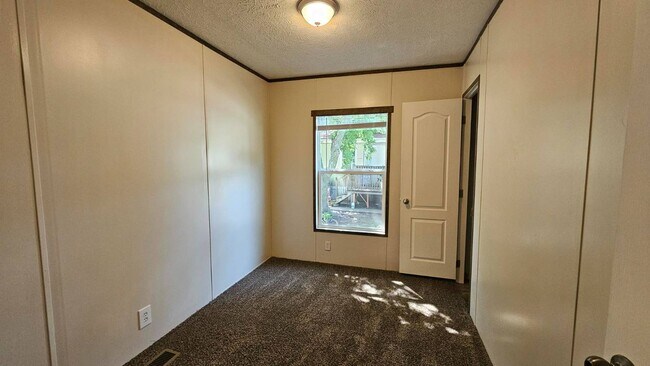 Building Photo - 1810 E Lockwood St