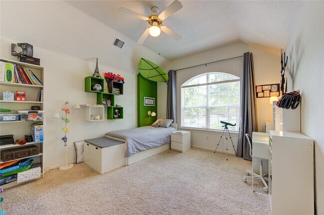 Building Photo - 5222 Summer Snow Dr