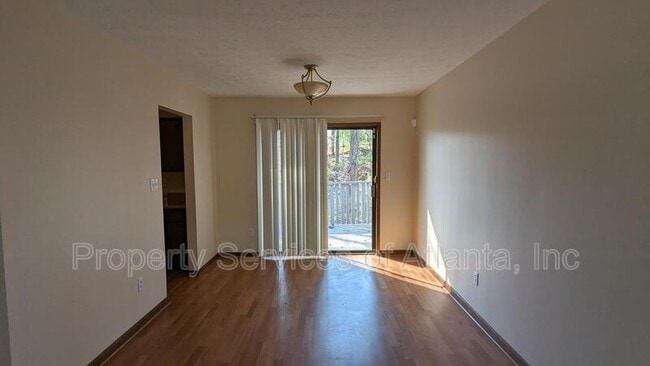 Building Photo - 4341 Old Lake Dr