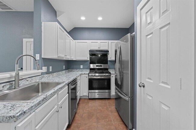 Building Photo - 14517 Harris Ridge Blvd