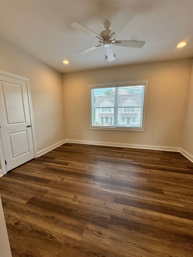 Building Photo - Brand New Townhome with Fence!