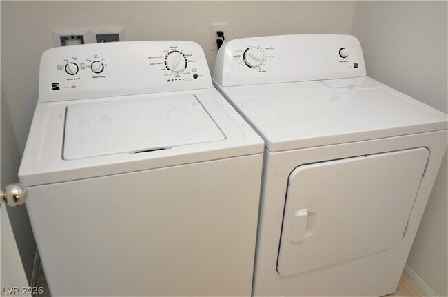 Building Photo - 5708 Wishing Coin Ct