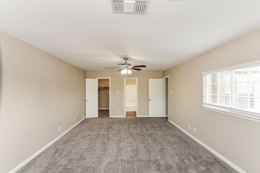 Building Photo - 4234 Sunrise Cove Dr