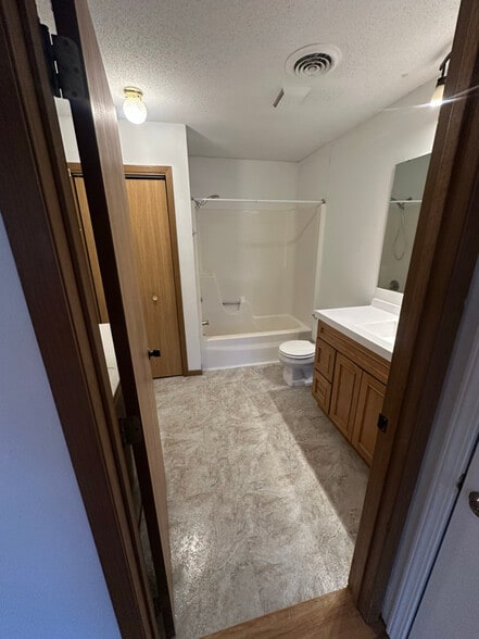 Building Photo - 1802 Talen St