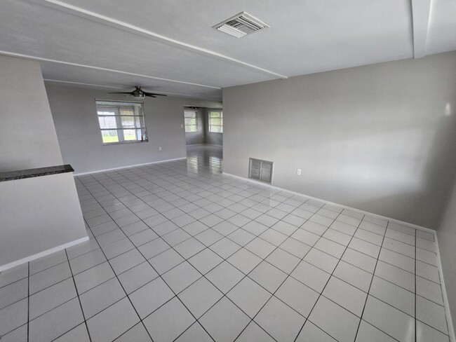 Building Photo - 3614 Harvard Dr