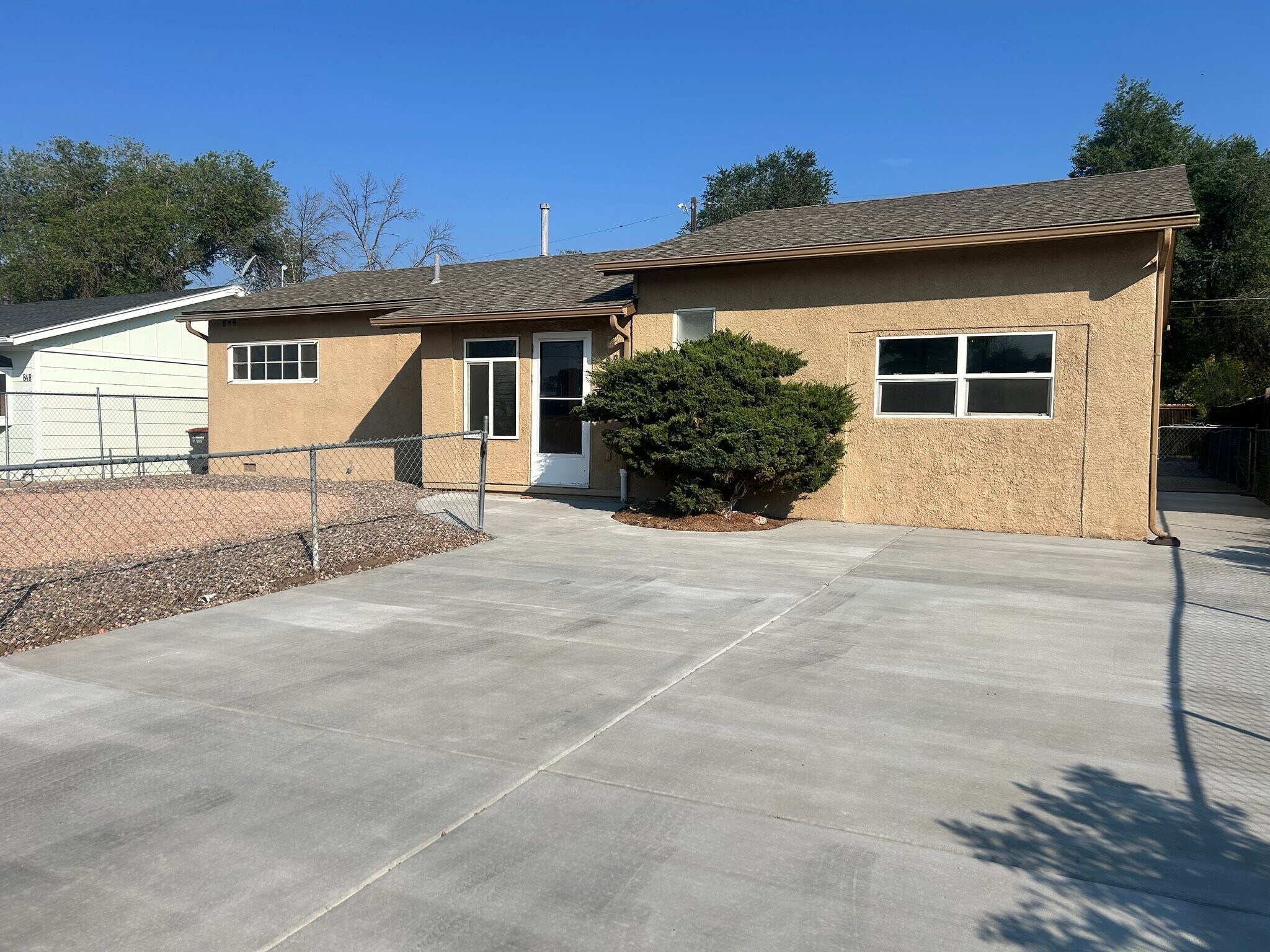 Building Photo - 88 Rose Dr