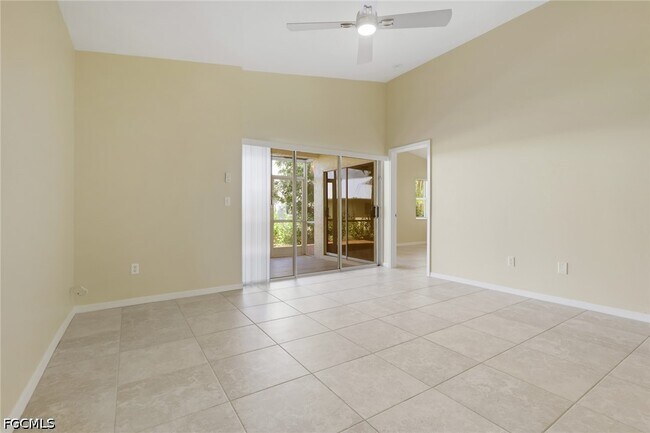 Building Photo - 5011 SW 16th Pl