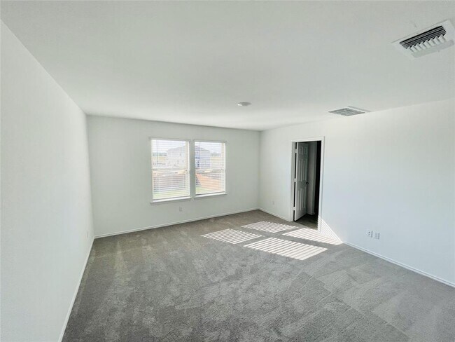 Building Photo - 125 Bennington Dr